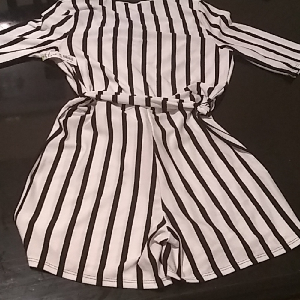 Romper - Picture 8 of 8